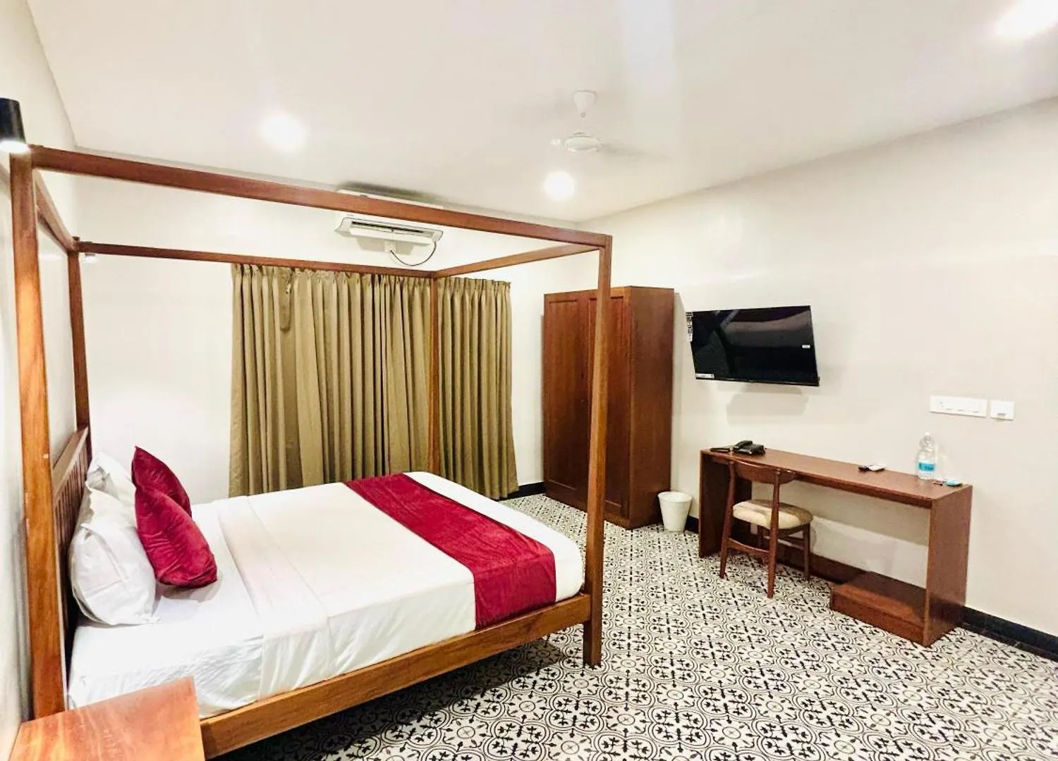 Icon Riverside Resort Kalpatta