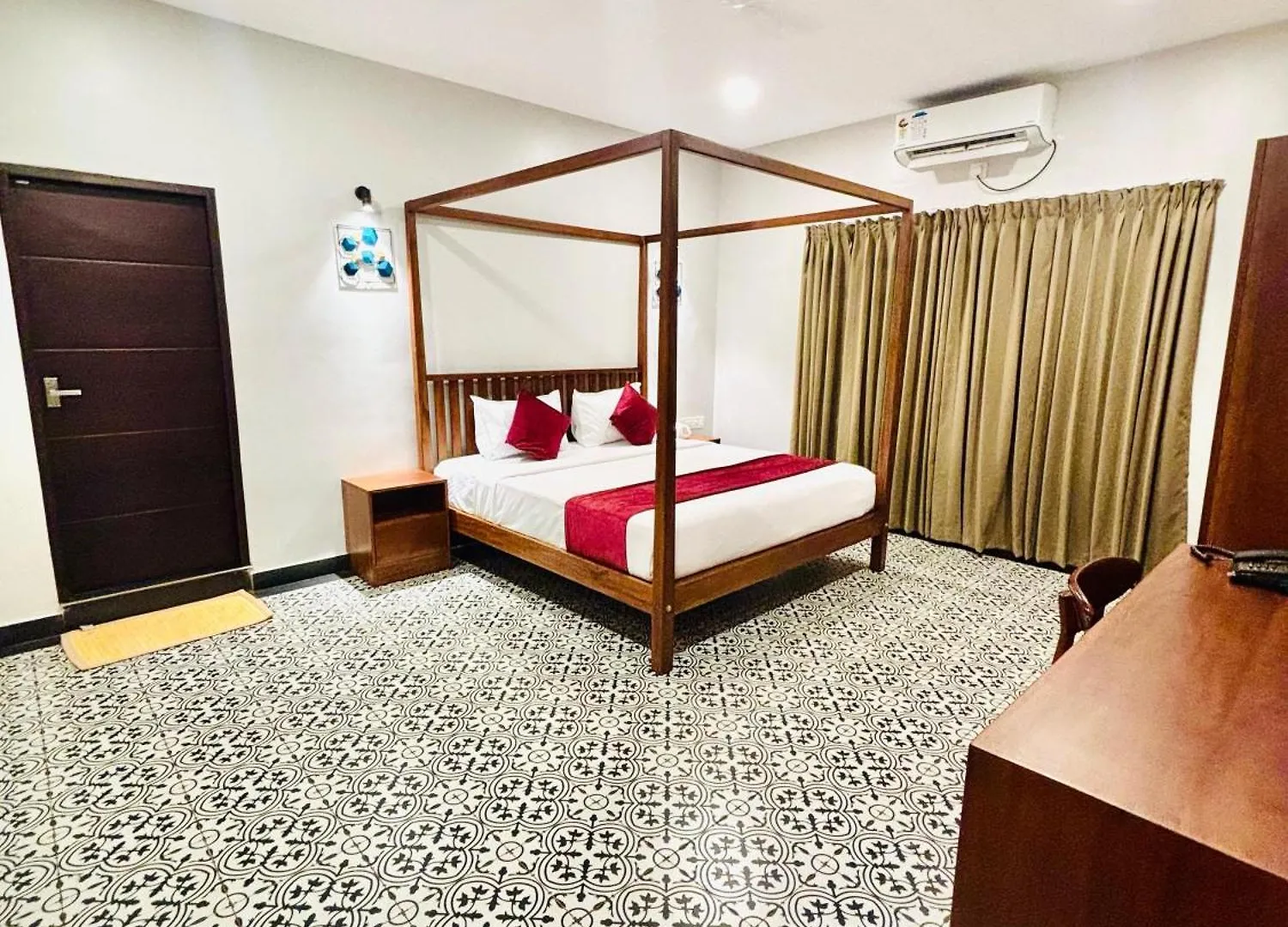 Icon Riverside Resort Kalpatta Indie